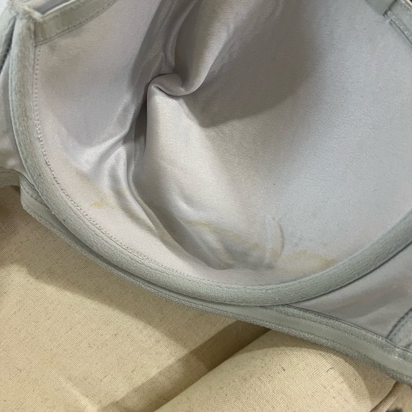 White Strapless Bra - Picture 9 of 10